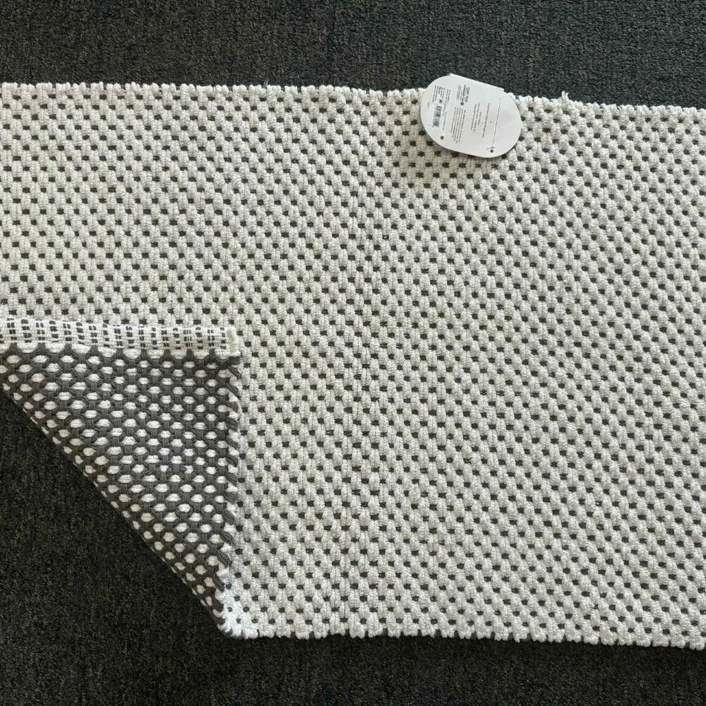 Brand New Threshold Bath Rug Reversible, 20” X 32”, Grey/Cream.